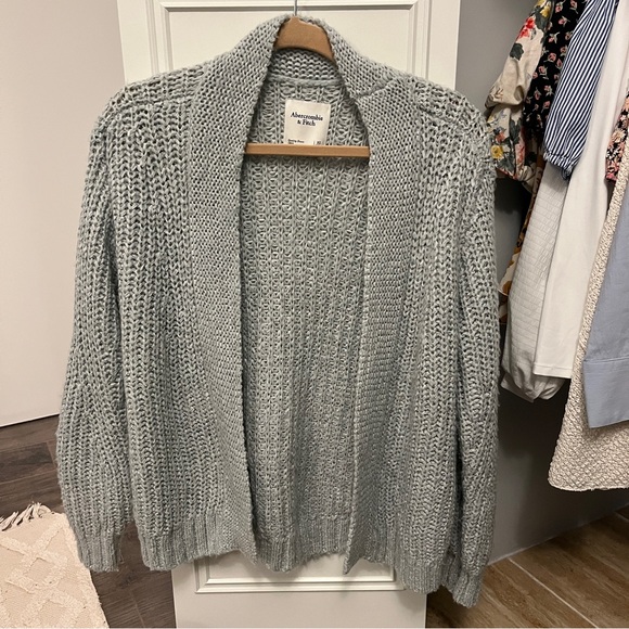⚠️PENDING⚠️ Abercrombie & Fitch | Open Front Knit Cardigan - Picture 1 of 3